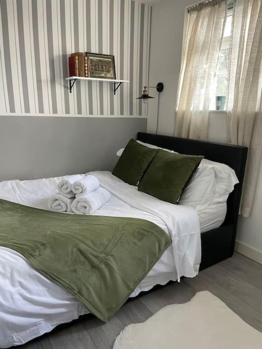 One Bedroom Putney Village Flat ลอนดอน ภายนอก รูปภาพ