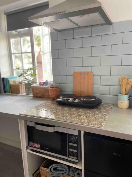 One Bedroom Putney Village Flat ลอนดอน ภายนอก รูปภาพ