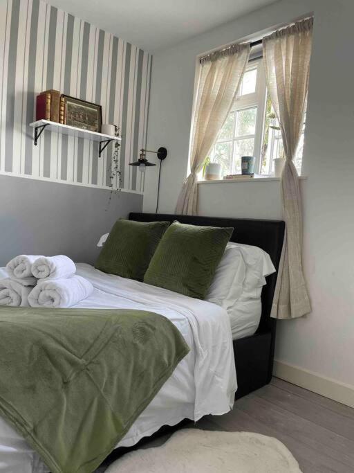 One Bedroom Putney Village Flat ลอนดอน ภายนอก รูปภาพ