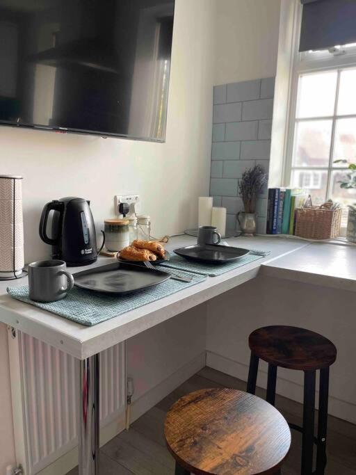 One Bedroom Putney Village Flat ลอนดอน ภายนอก รูปภาพ